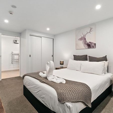 Lakeside Living - Modern 2-Bedroom Apartment Квінстаун Екстер'єр фото