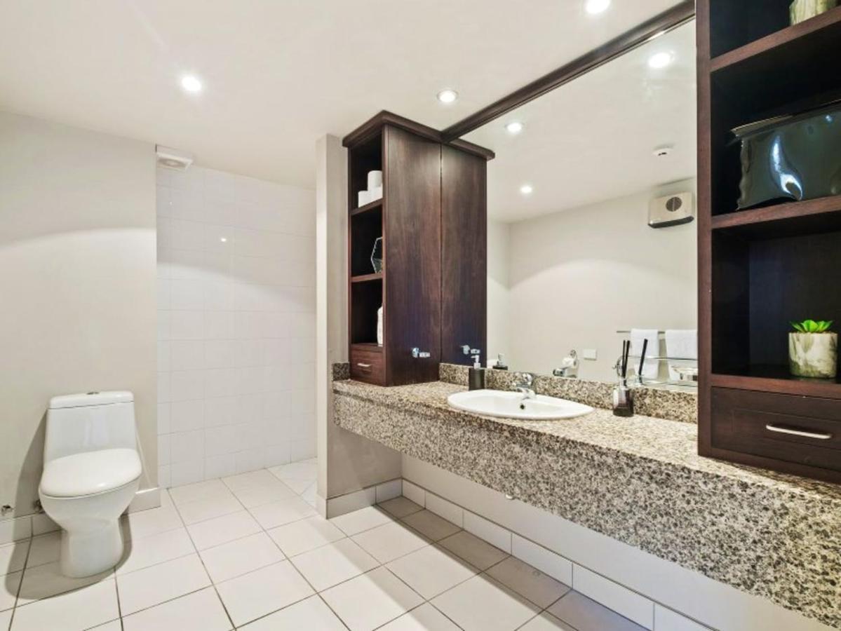 Lakeside Living - Modern 2-Bedroom Apartment Квінстаун Екстер'єр фото