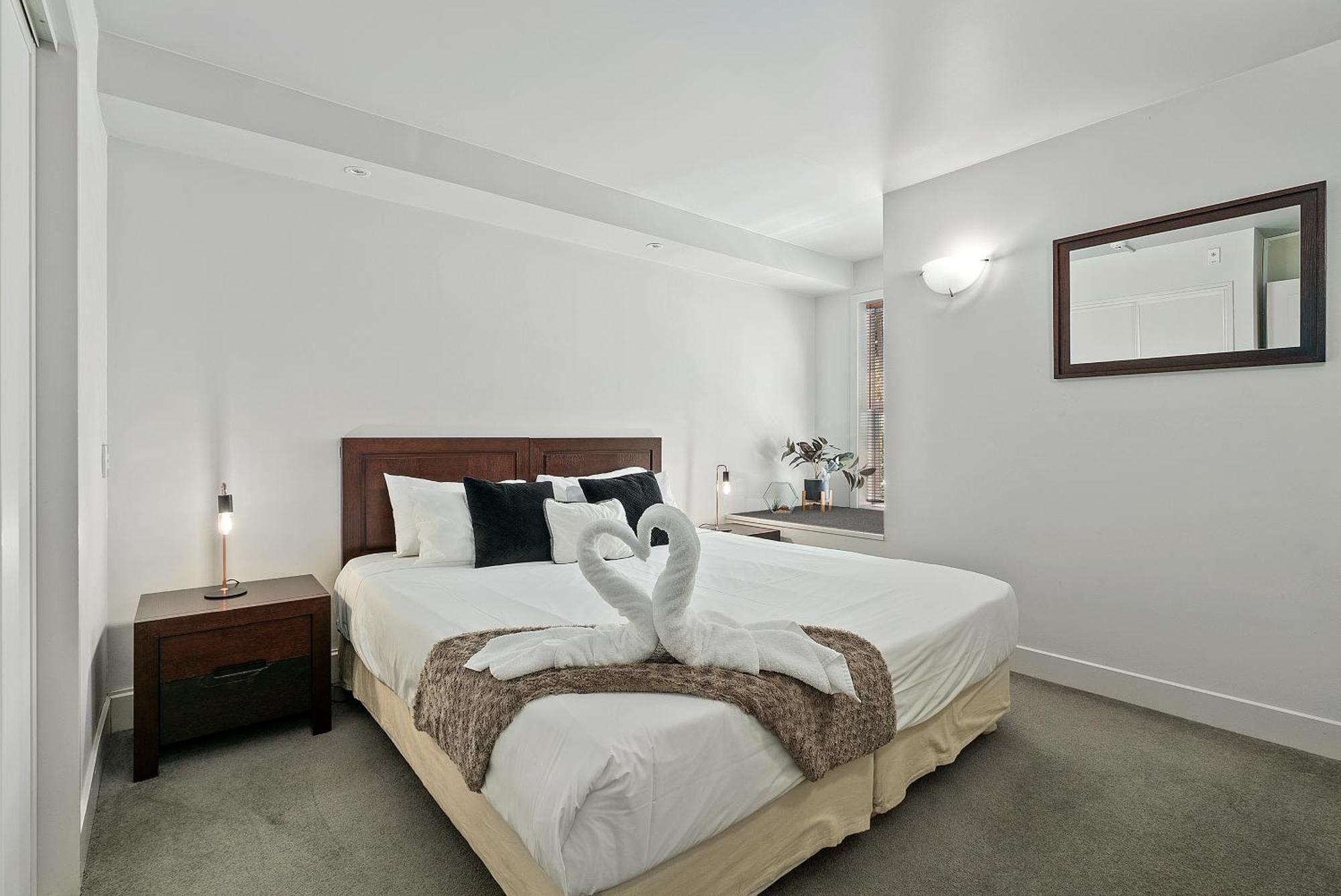 Lakeside Living - Modern 2-Bedroom Apartment Квінстаун Екстер'єр фото
